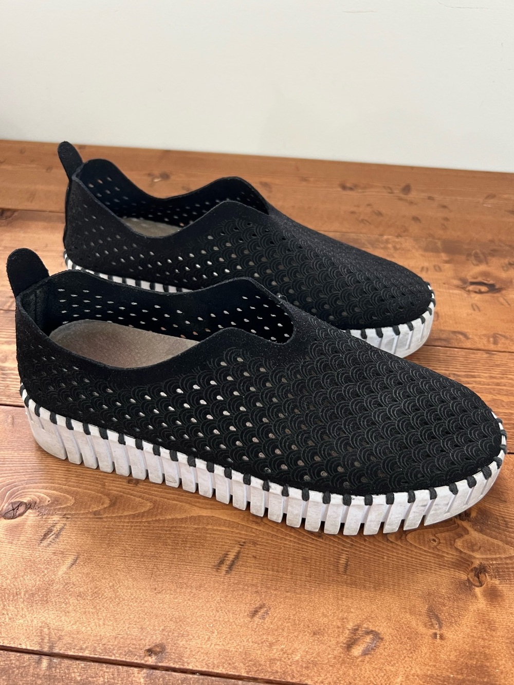 Ilse Jacobsen Tulip Black Slip On Perforated Comfort Shoes Women’s EU 38